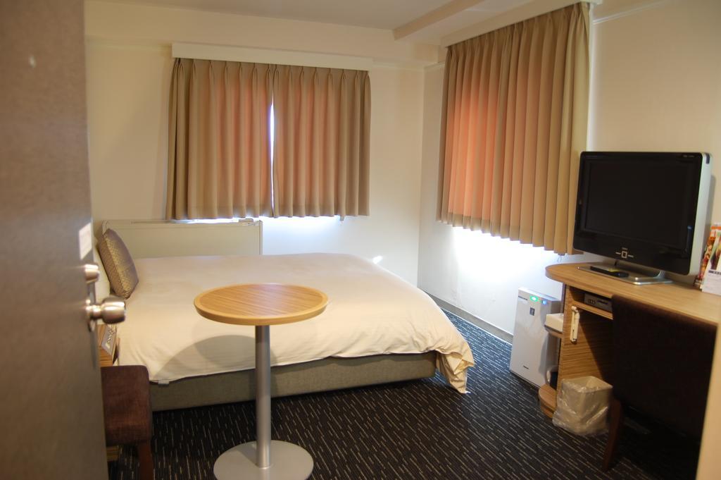 Plaza Hotel Toyota Tojota Pokoj fotografie
